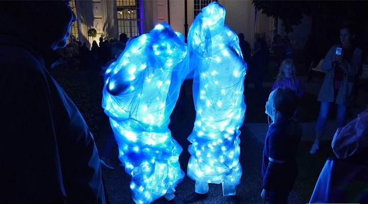 Stelzenläufer Festival engagieren